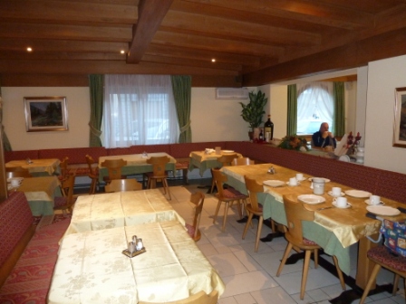 гостиницы Италии мезана лыжная гостиница dolomiti di brenta val di sole гостиница Eccher фото туристов